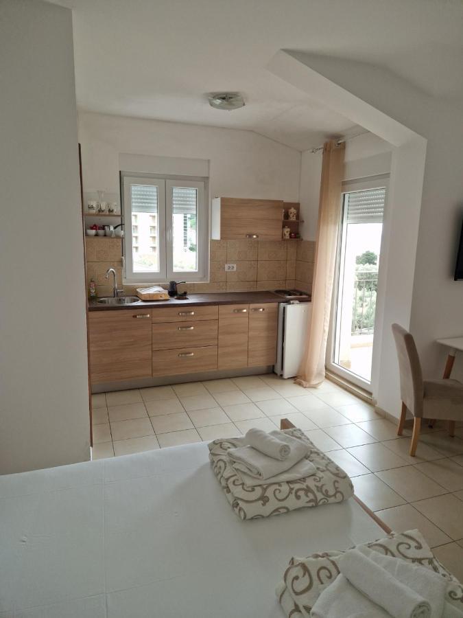 Apartmani Marina Kopitovic Petrovac na moru Exterior foto