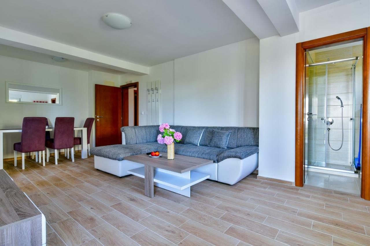 Apartmani Marina Kopitovic Petrovac na moru Exterior foto
