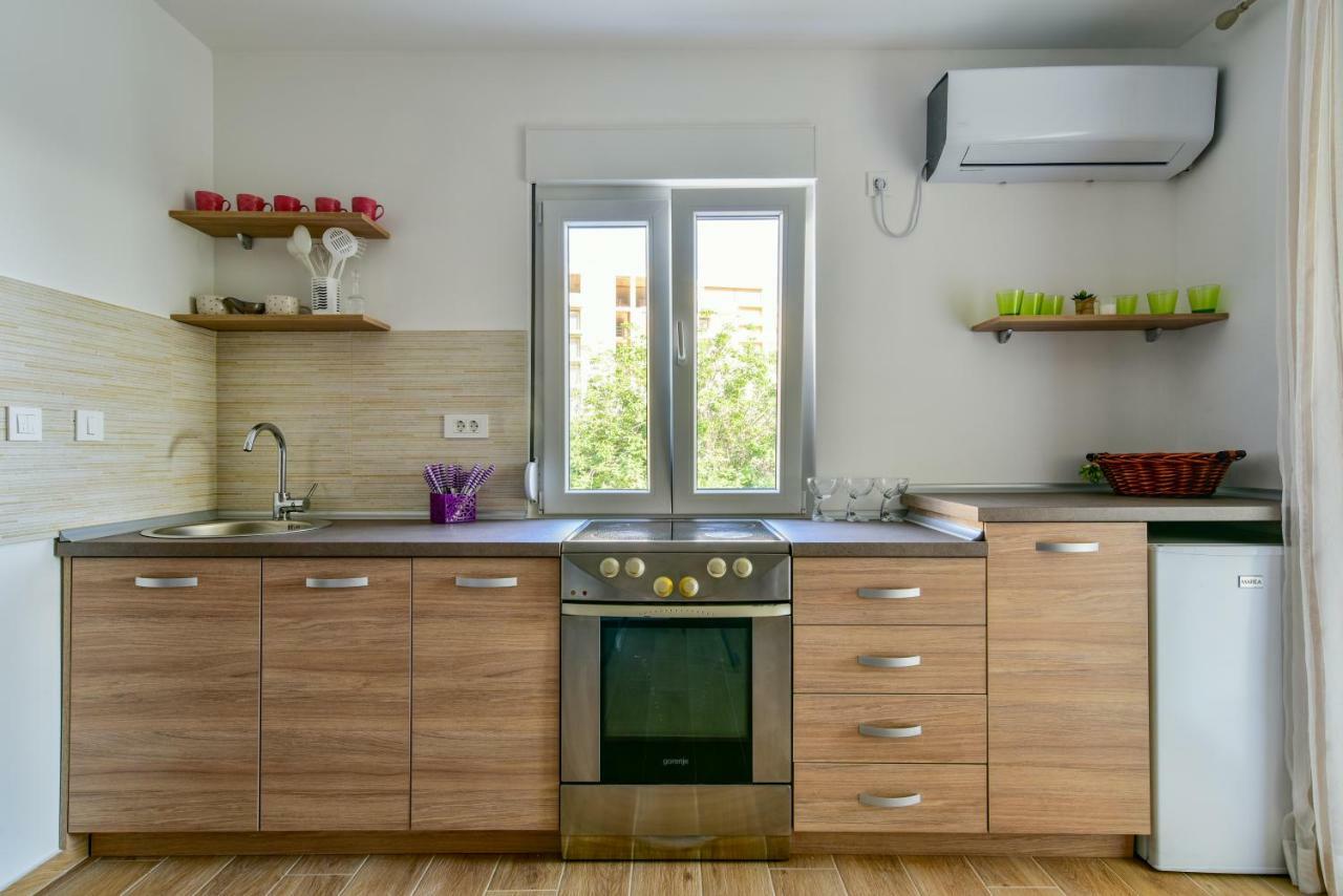 Apartmani Marina Kopitovic Petrovac na moru Exterior foto