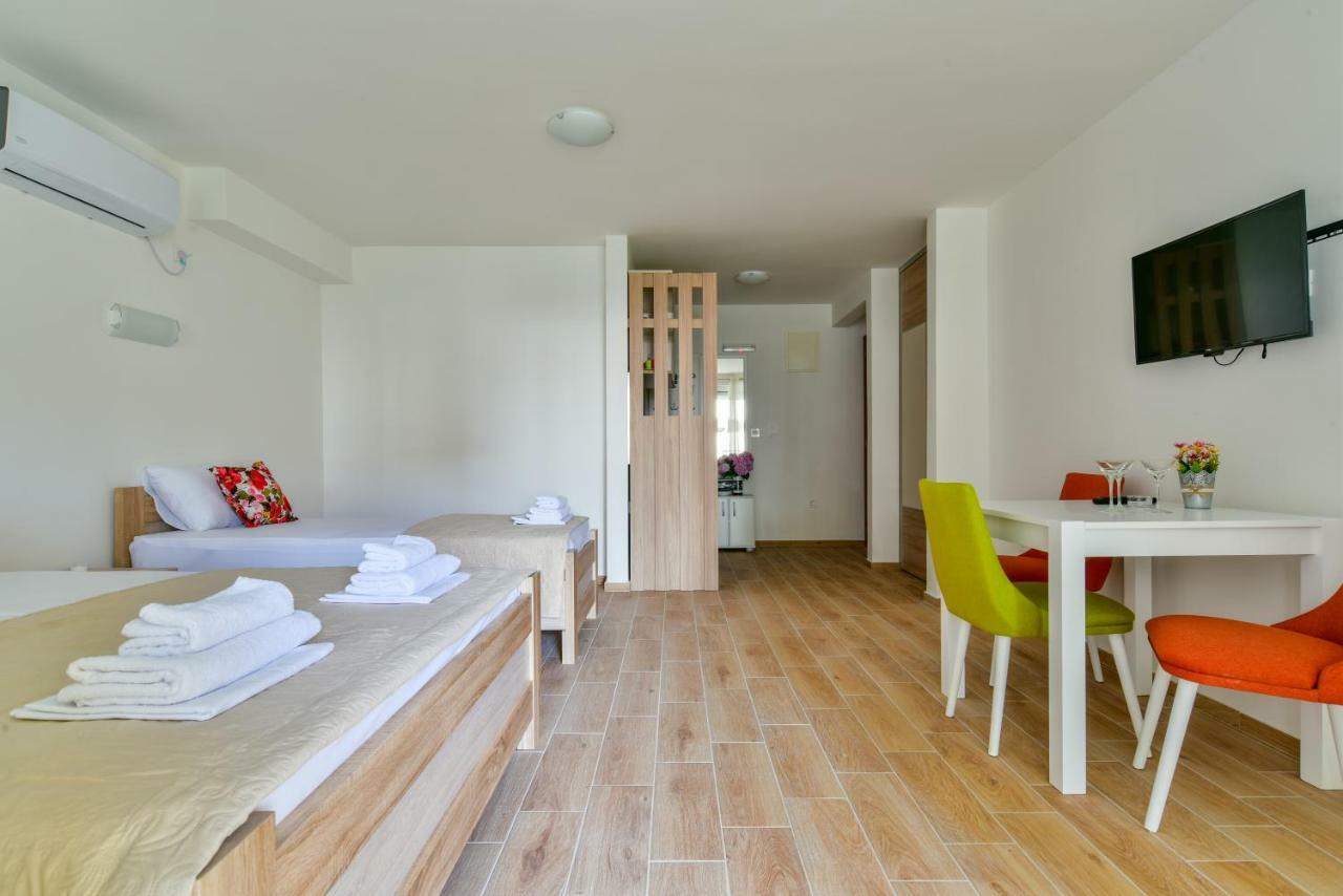 Apartmani Marina Kopitovic Petrovac na moru Exterior foto
