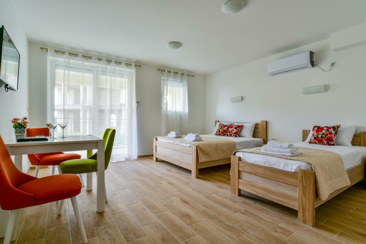 Apartmani Marina Kopitovic Petrovac na moru Exterior foto