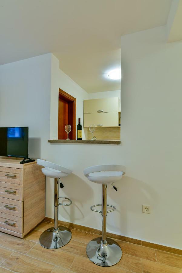 Apartmani Marina Kopitovic Petrovac na moru Exterior foto